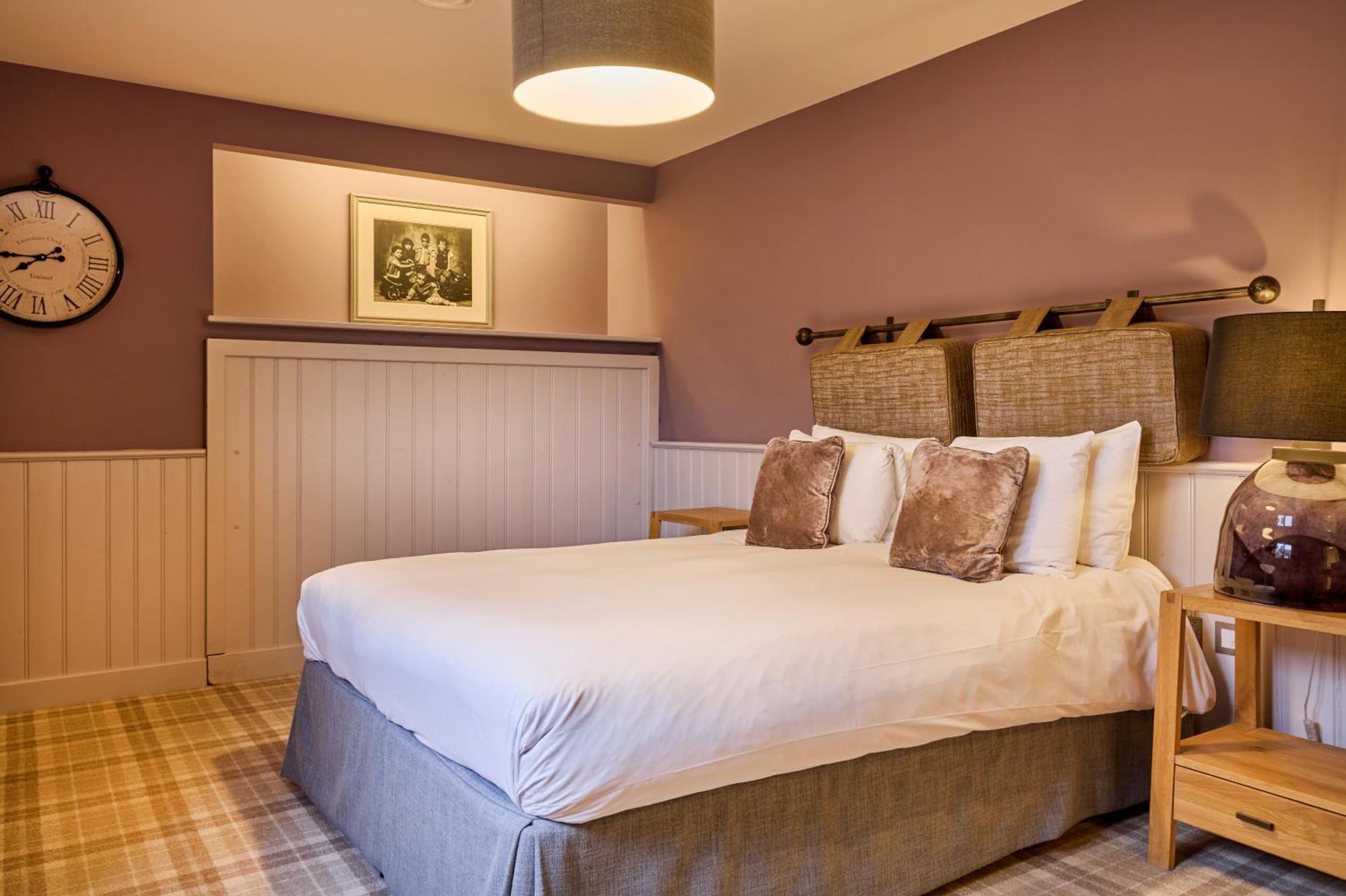 The Harcourt Arms Hotel Stanton Harcourt Værelse billede A bedroom at The Swan