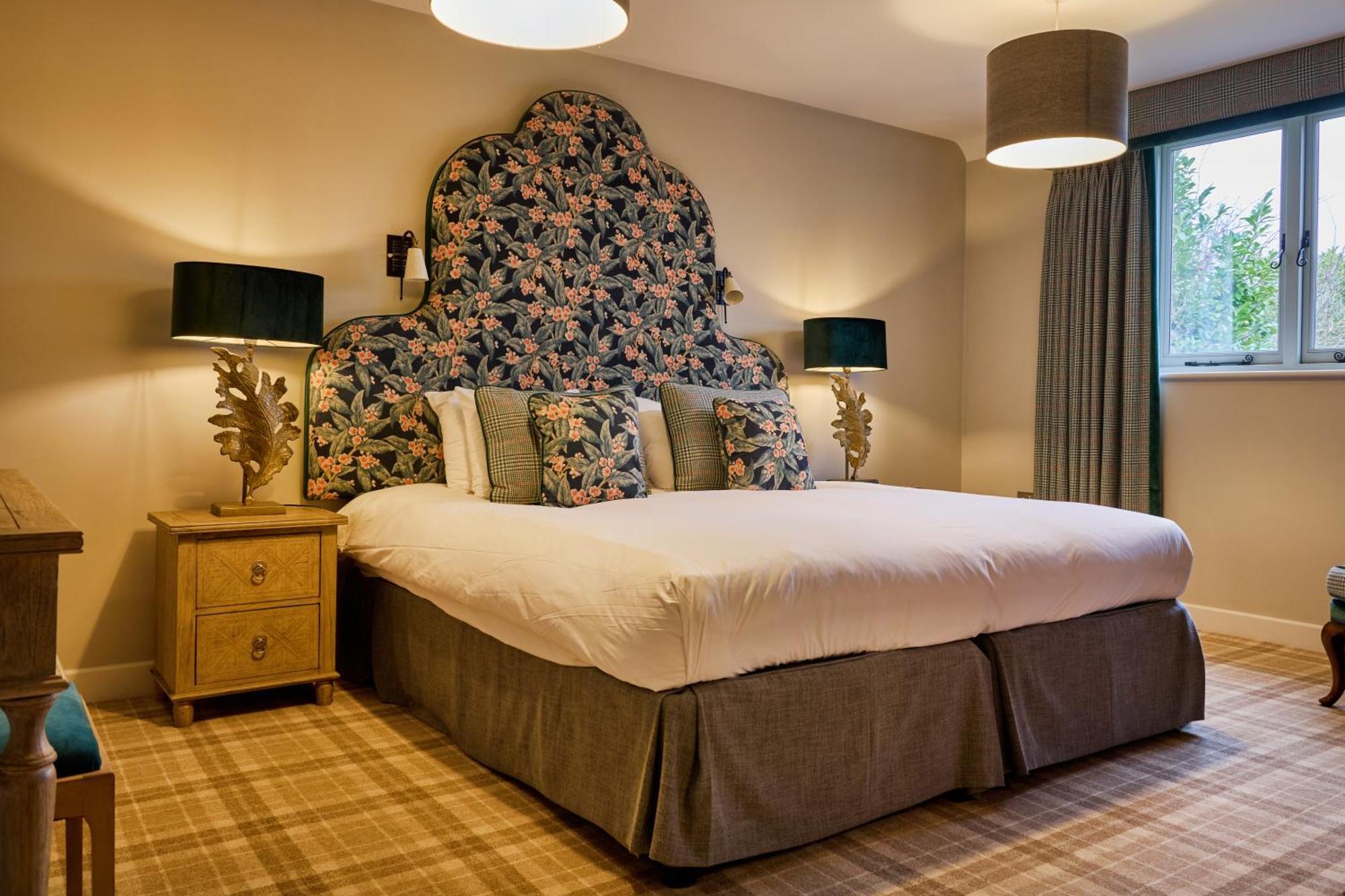 The Harcourt Arms Hotel Stanton Harcourt Værelse billede A bedroom at The Old parsonage